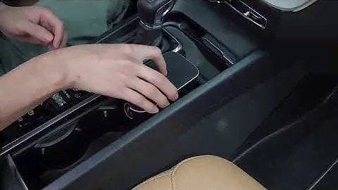 Кастомное беспроводное зарядное устройство QINETIQ QI для Volvo XC90, XC60, S90, V90