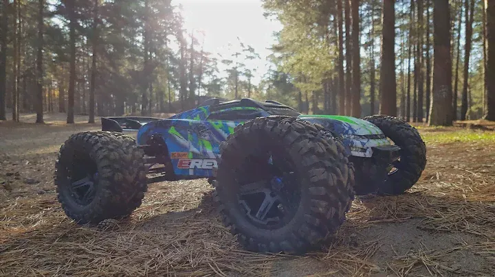Traxxas E-REVO 2.0 ... Обзор радиоуправляемой модели. Сравнение со старой Ревой.
